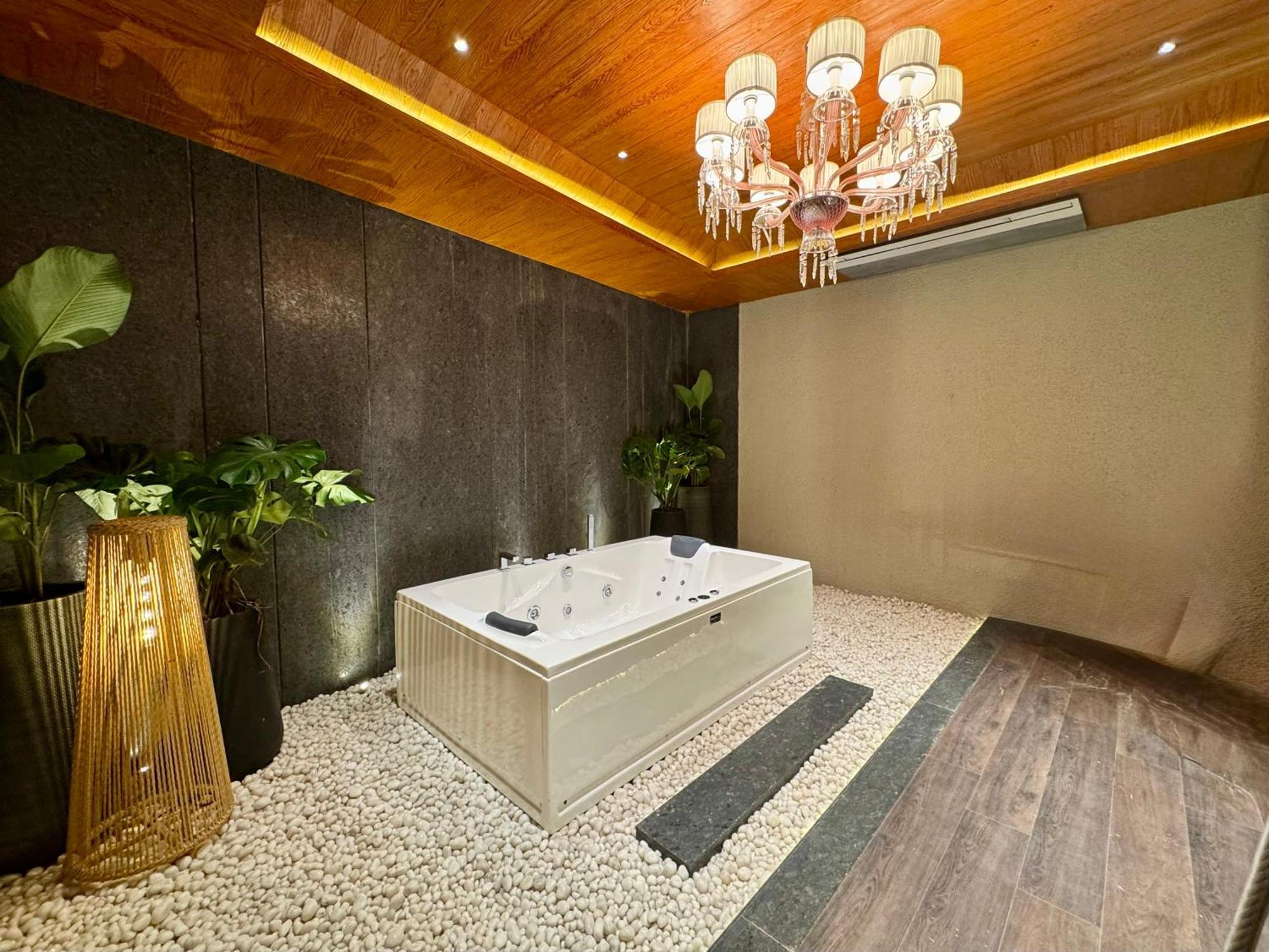 Leela Resort, The Exotic Boutique Hotel - Pure Veg Mahābaleshwar Dış mekan fotoğraf