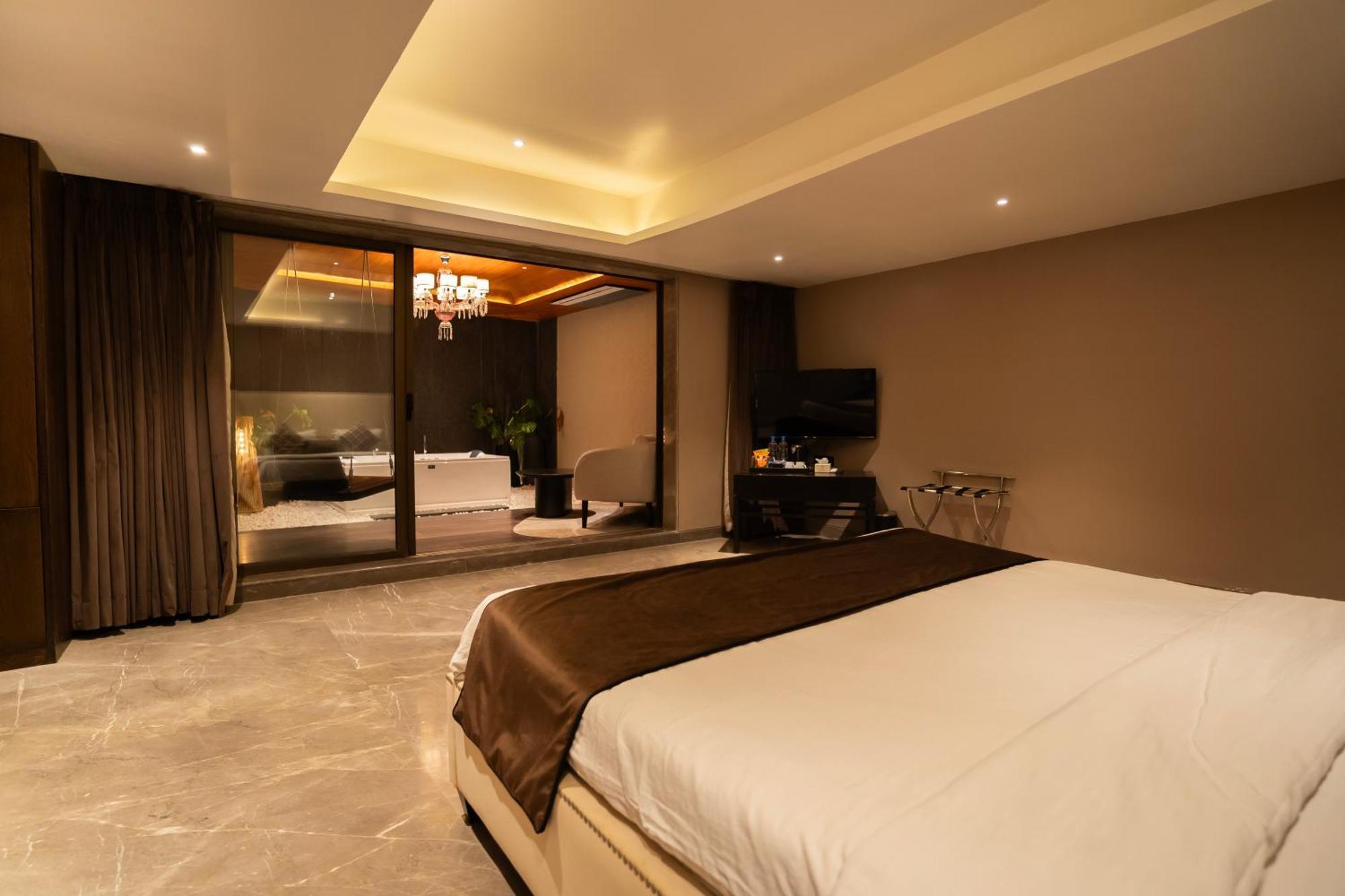 Leela Resort, The Exotic Boutique Hotel - Pure Veg Mahābaleshwar Dış mekan fotoğraf